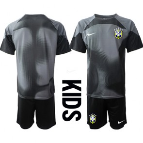 Brasilien Målmand Hjemmebanesæt Børn VM 2022 Kort ærmer (+ korte bukser)